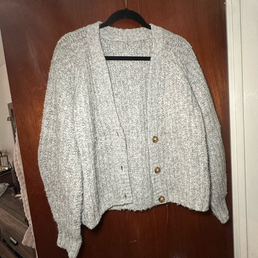 Chunky Knit Button-Front Women's Sweater Cardigan - Light Gray